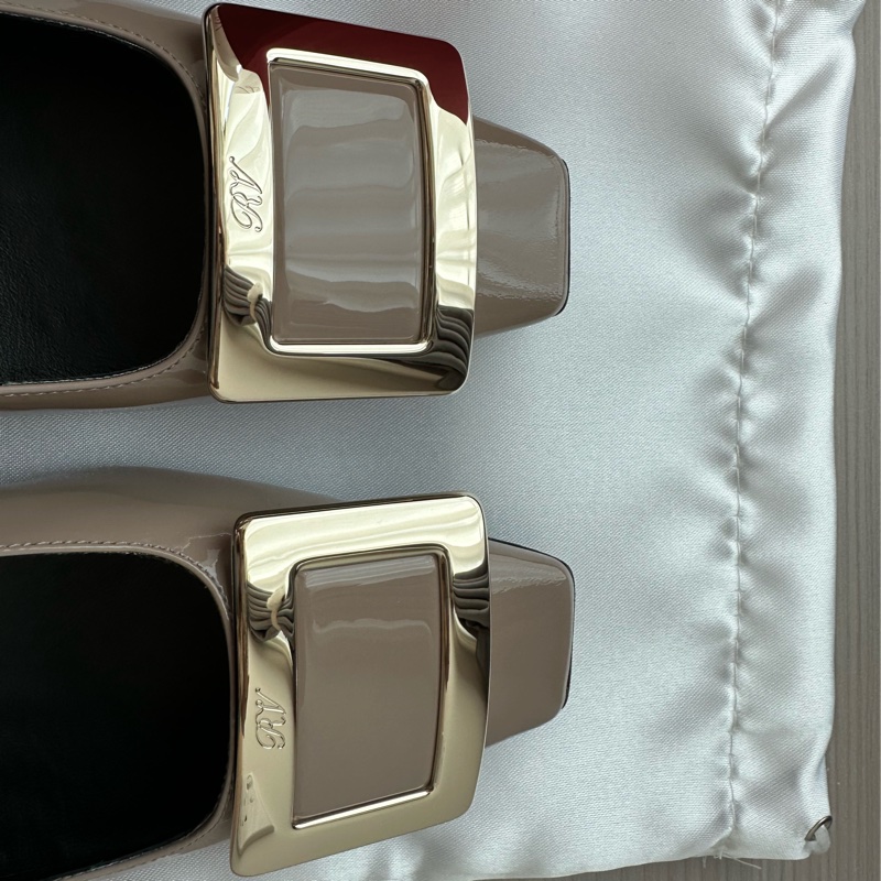 Roger Vivier 大象灰平底鞋-7