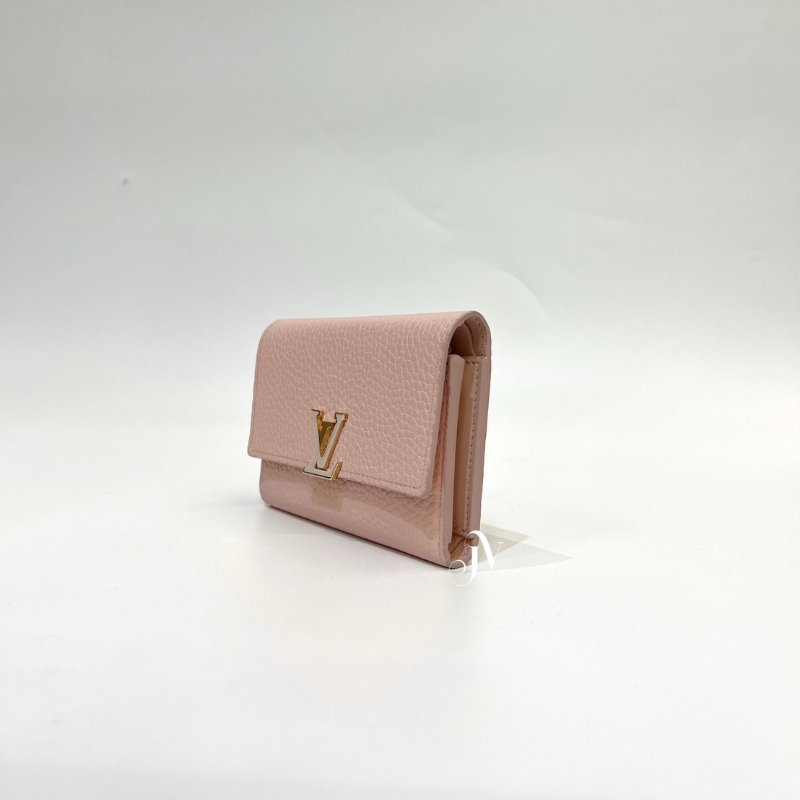 LV 粉紅色牛皮金釦Capucines8卡三折短夾M82361-3
