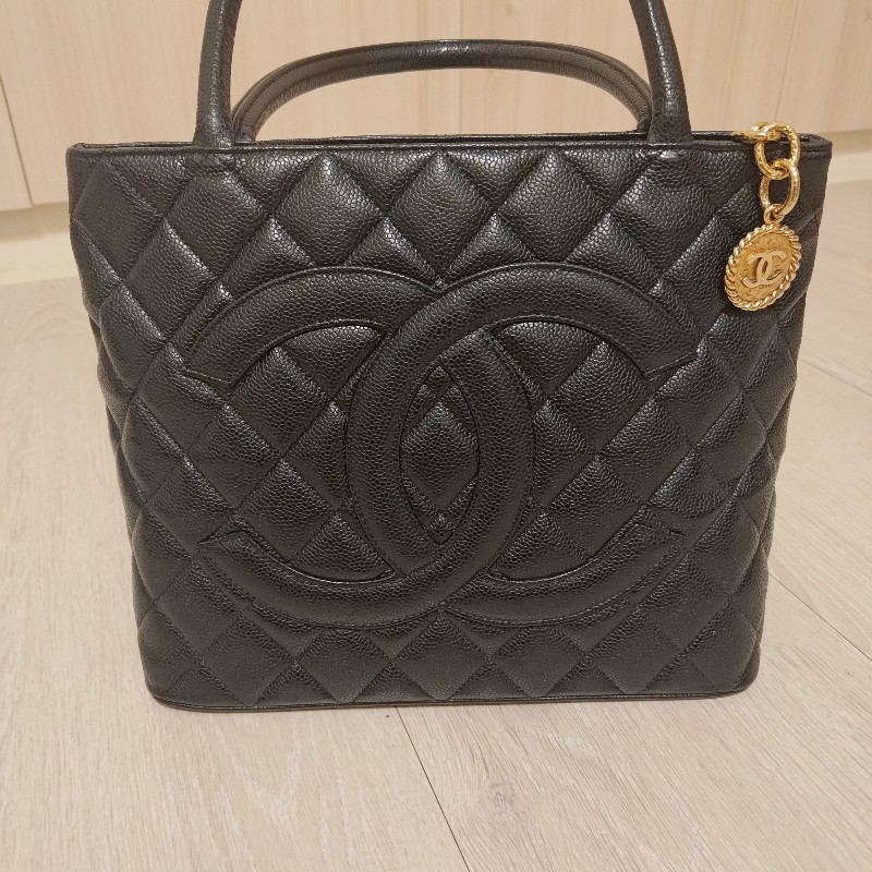 Chanel香奈兒希爾頓金幣包-0