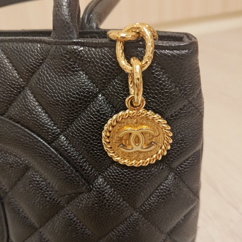 Chanel香奈兒希爾頓金幣包-1