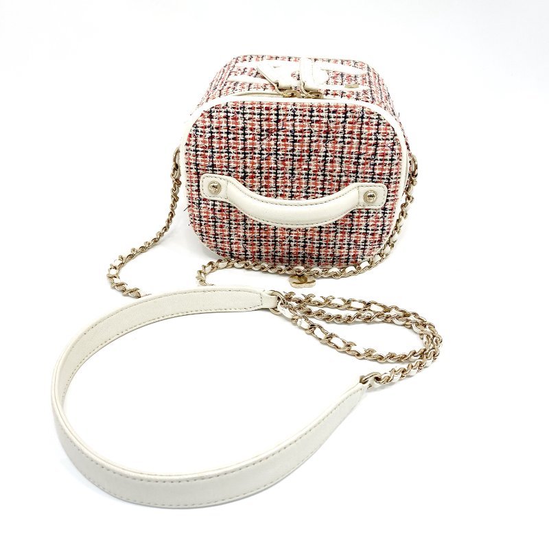 △ Chanel 香奈兒 White Lambskin Tweed Gold-tone Metal Chain Vanity Case 白色羊皮斜紋軟呢金色金屬鏈條化妝箱 AS0323 - 237013802-5