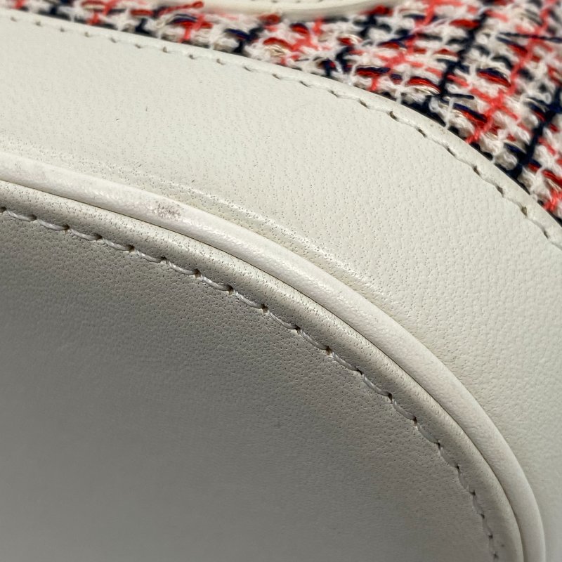 △ Chanel 香奈兒 White Lambskin Tweed Gold-tone Metal Chain Vanity Case 白色羊皮斜紋軟呢金色金屬鏈條化妝箱 AS0323 - 237013802-8