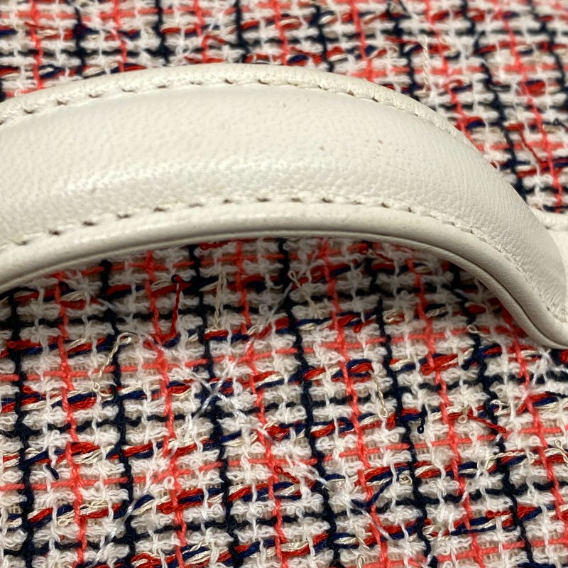 △ Chanel 香奈兒 White Lambskin Tweed Gold-tone Metal Chain Vanity Case 白色羊皮斜紋軟呢金色金屬鏈條化妝箱 AS0323 - 237013802-12