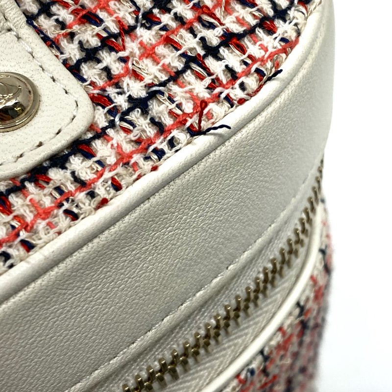△ Chanel 香奈兒 White Lambskin Tweed Gold-tone Metal Chain Vanity Case 白色羊皮斜紋軟呢金色金屬鏈條化妝箱 AS0323 - 237013802-13