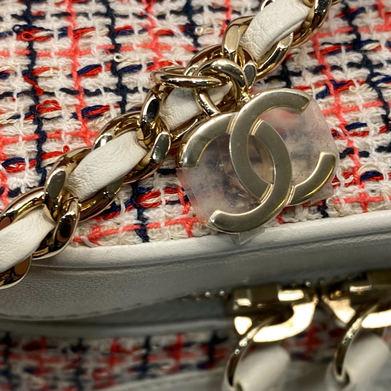 △ Chanel 香奈兒 White Lambskin Tweed Gold-tone Metal Chain Vanity Case 白色羊皮斜紋軟呢金色金屬鏈條化妝箱 AS0323 - 237013802-15