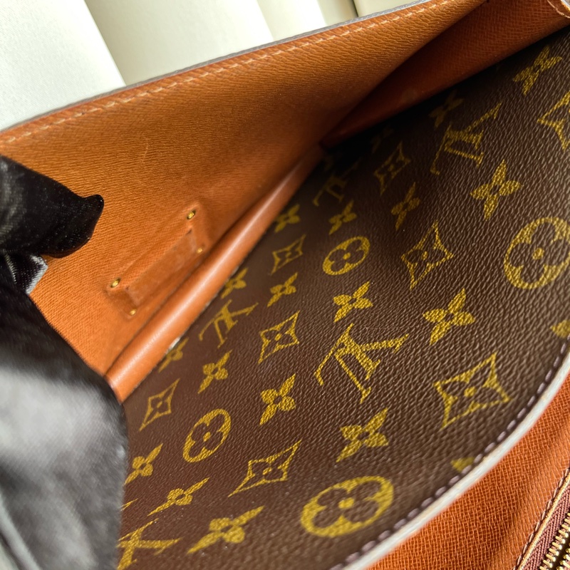 LV M51185 海盜包 郵差包 五金發亮✨ 手提包 斜背包 附上原廠鑰匙🔑+副廠背帶-26