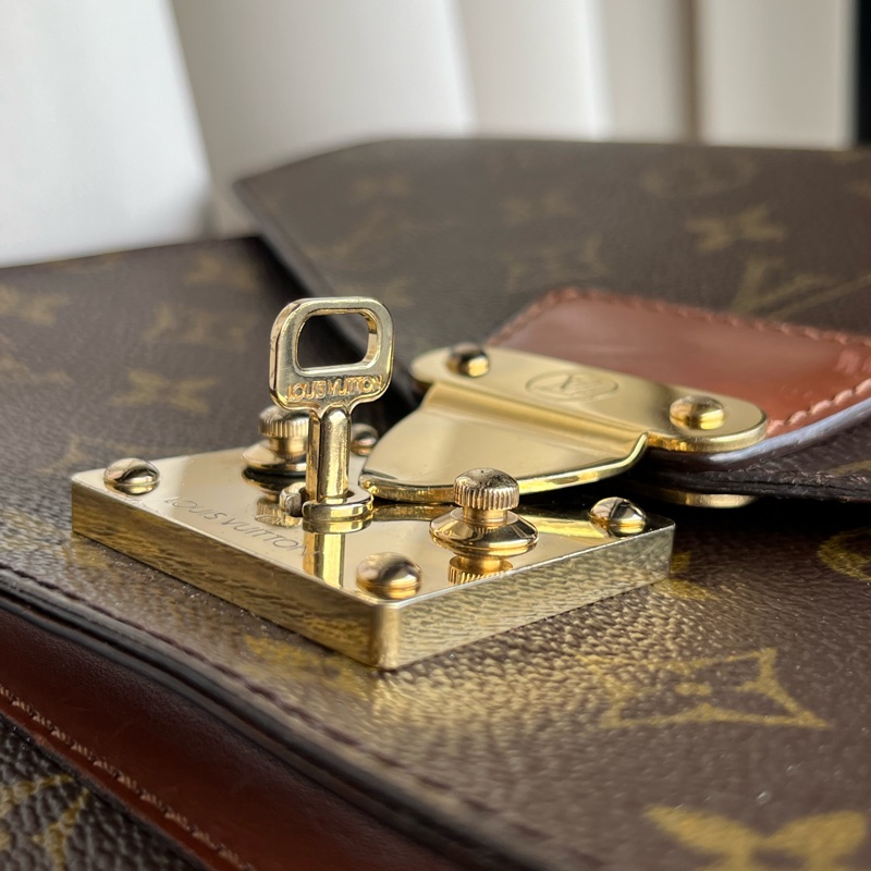 LV M51185 海盜包 郵差包 五金發亮✨ 手提包 斜背包 附上原廠鑰匙🔑+副廠背帶-30