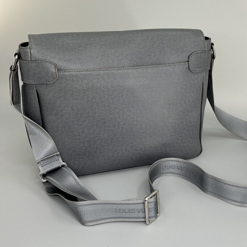 LOUIS VUITTON 大象灰皮革 側背包-9