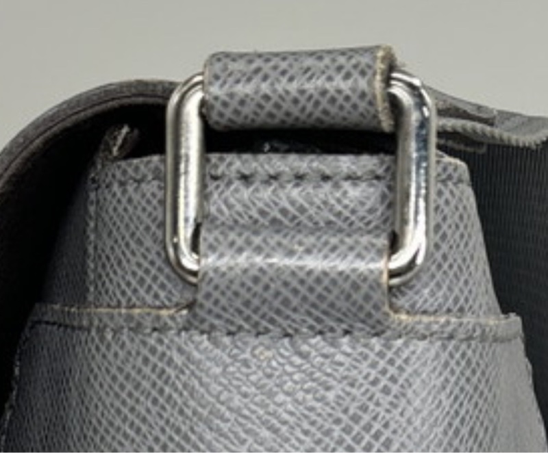 LOUIS VUITTON 大象灰皮革 側背包-12