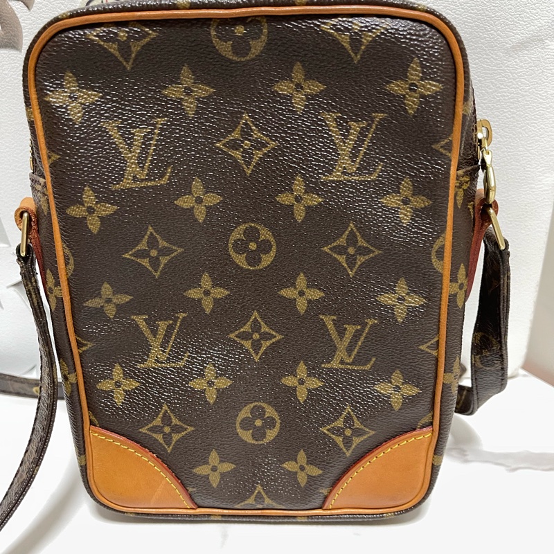 lv 雙層相機包-17