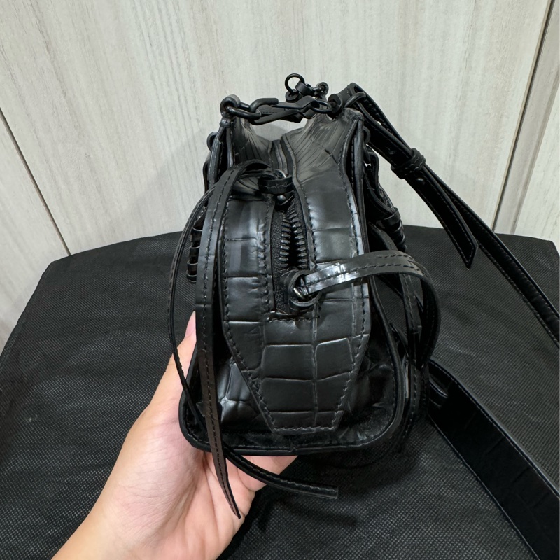 巴黎世家balenciaga 新款機車包黑色鱷魚壓紋-2