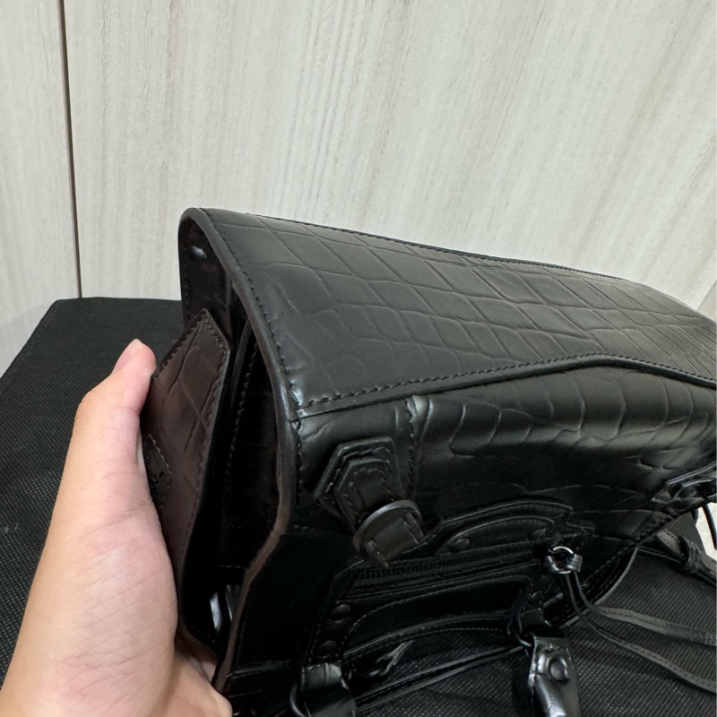 巴黎世家balenciaga 新款機車包黑色鱷魚壓紋-10