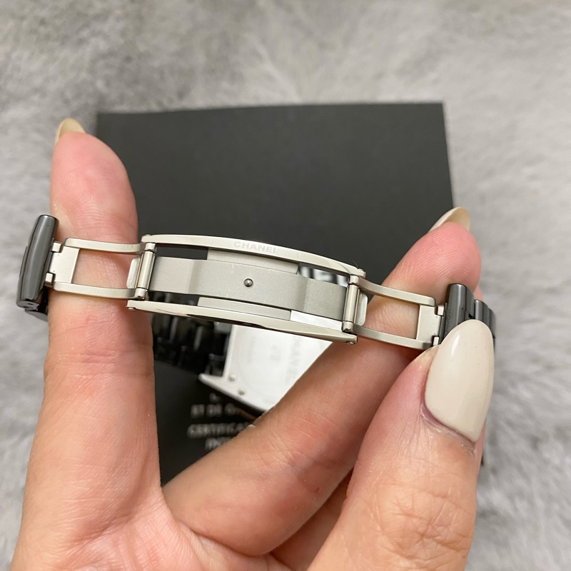 保證專櫃真品‼️新款錶扣 附購買證明、保固‼️95成新 12鑽 33mm Chanel 香奈兒 J12 陶瓷錶 白色 黑色-14