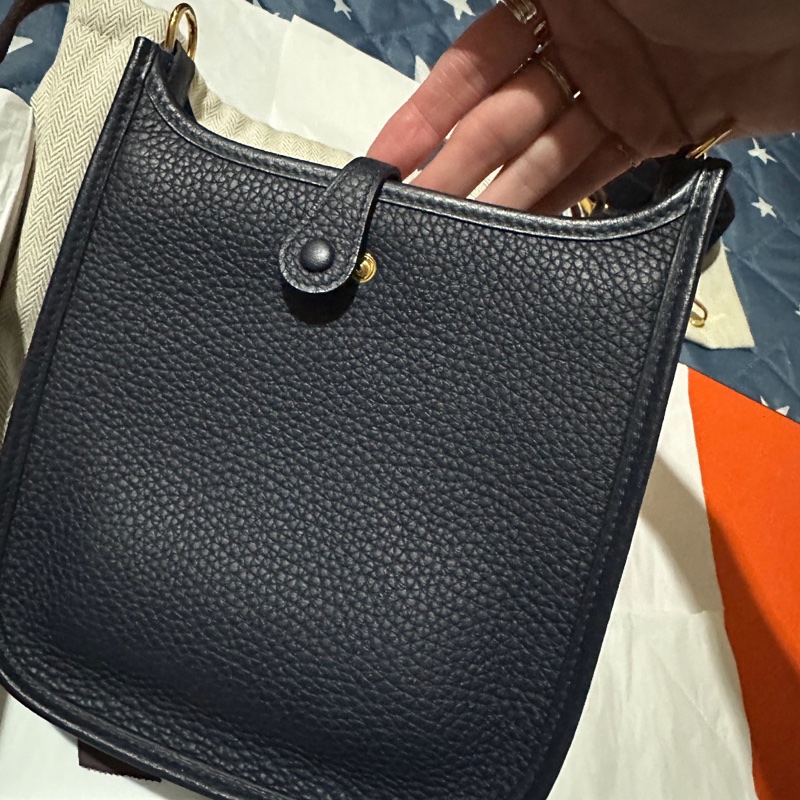 正品 愛馬仕Hermes Mini Evelyne 色號2Z午夜藍配金釦2022年Z刻印-1