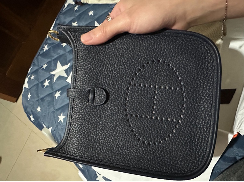 正品 愛馬仕Hermes Mini Evelyne 色號2Z午夜藍配金釦2022年Z刻印-6