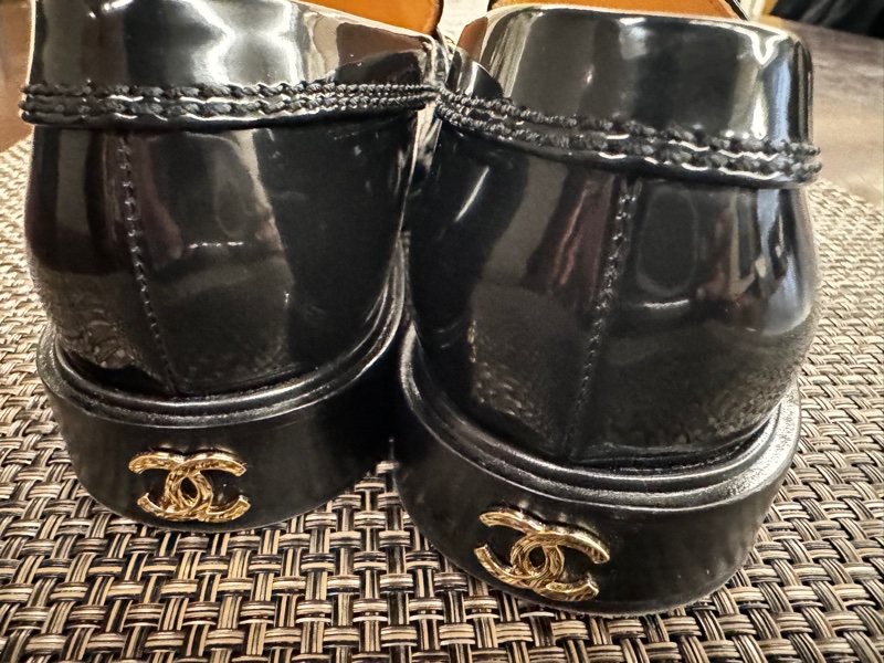 CHANEL LOAFER 樂福鞋 漆皮黑色皮 金色字扣 鞋跟處雙C 美-3