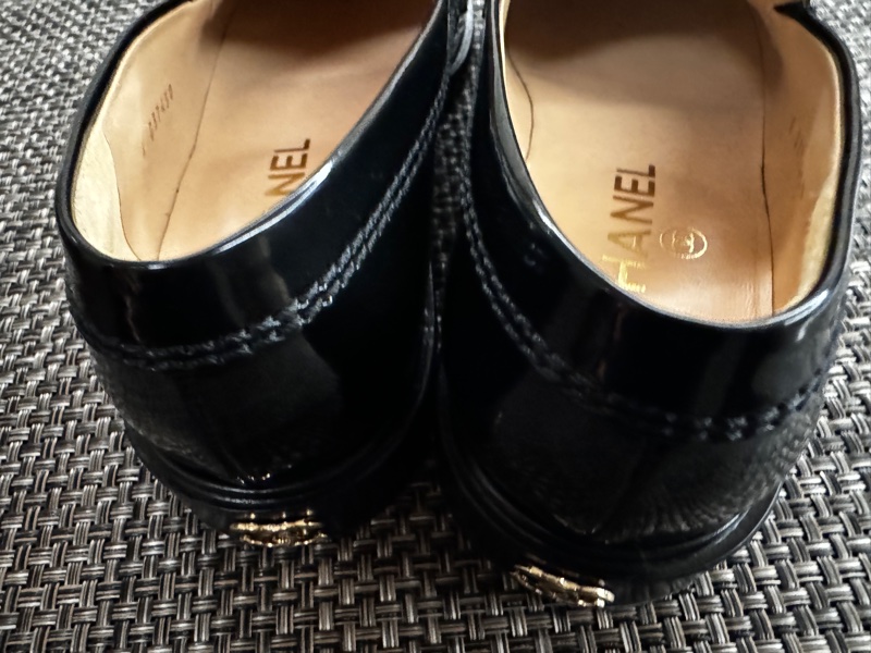 CHANEL LOAFER 樂福鞋 漆皮黑色皮 金色字扣 鞋跟處雙C 美-4