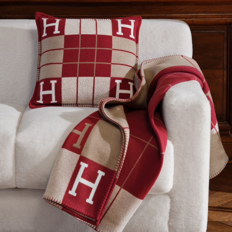 現貨商品 二手商品 愛馬仕專櫃正品 台灣購證 Hermes 經典H愛馬仕紅抱枕-0