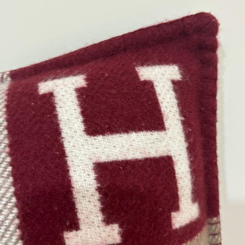 現貨商品 二手商品 愛馬仕專櫃正品 台灣購證 Hermes 經典H愛馬仕紅抱枕-19