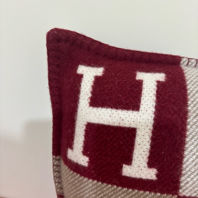 現貨商品 二手商品 愛馬仕專櫃正品 台灣購證 Hermes 經典H愛馬仕紅抱枕-25