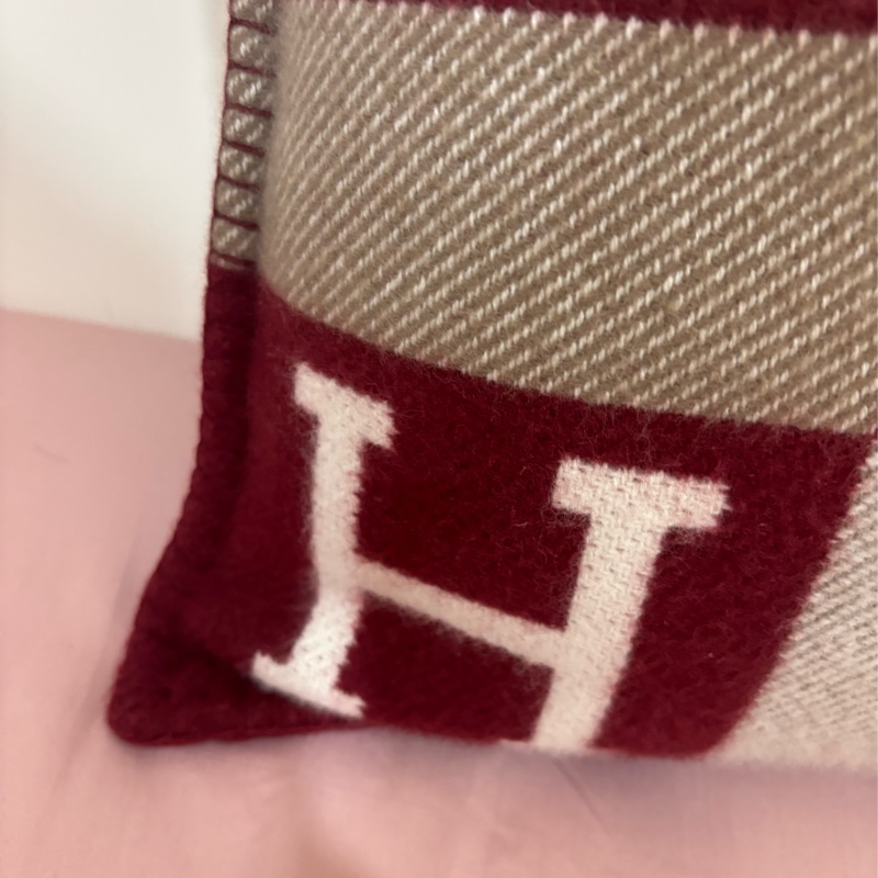 現貨商品 二手商品 愛馬仕專櫃正品 台灣購證 Hermes 經典H愛馬仕紅抱枕-28