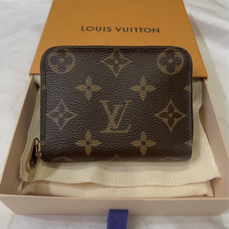 Louis Vuitton 路易威登 Monogram帆布拉鍊零錢包(M60067-咖)-0