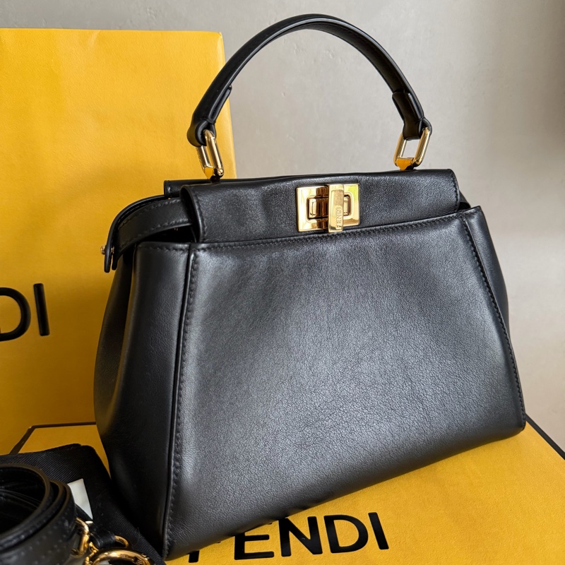 Fendi Mini Peekaboo 黑金皮革-2