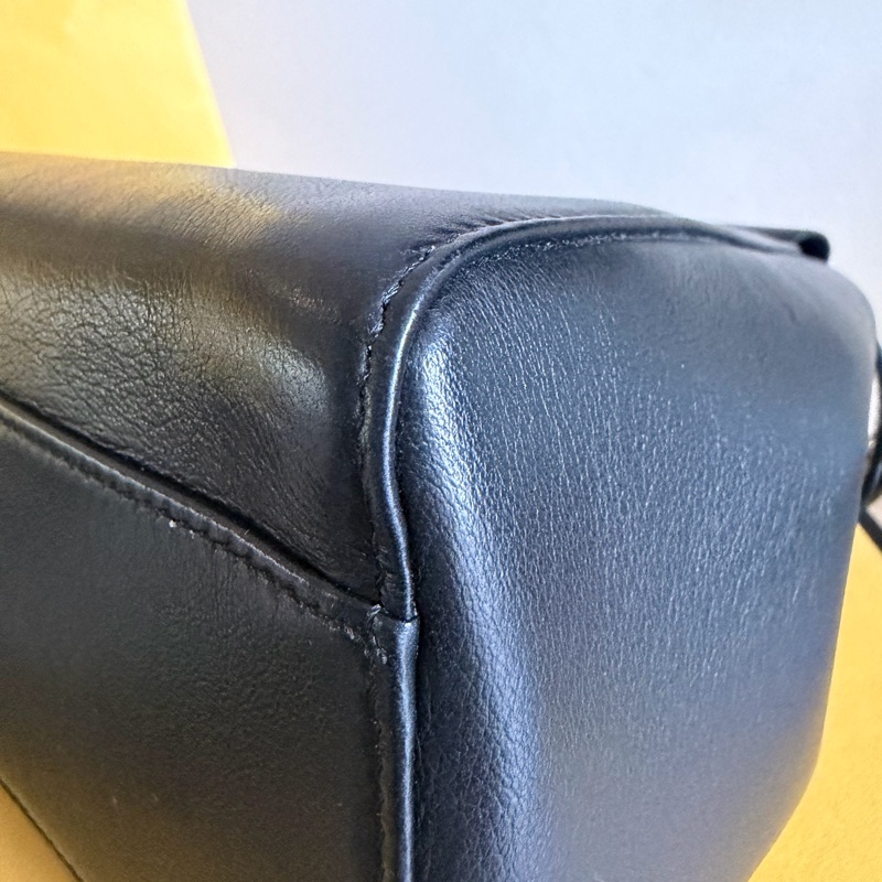 Fendi Mini Peekaboo 黑金皮革-8