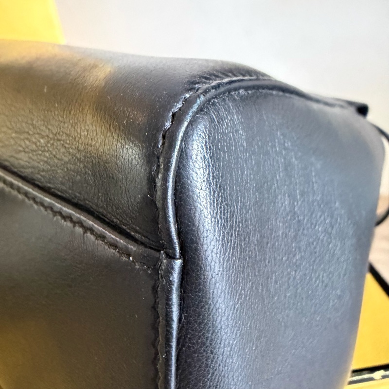 Fendi Mini Peekaboo 黑金皮革-10