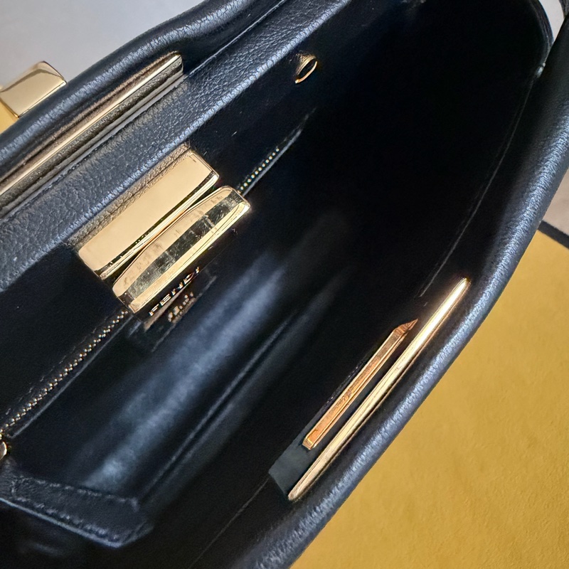 Fendi Mini Peekaboo 黑金皮革-11
