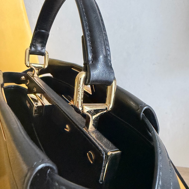 Fendi Mini Peekaboo 黑金皮革-12