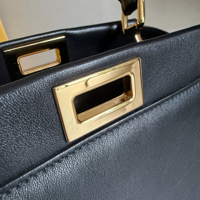 Fendi Mini Peekaboo 黑金皮革-23