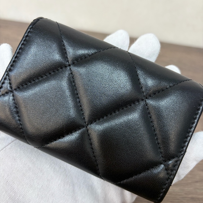 Chanel黑金19系列翻蓋零錢卡包-22