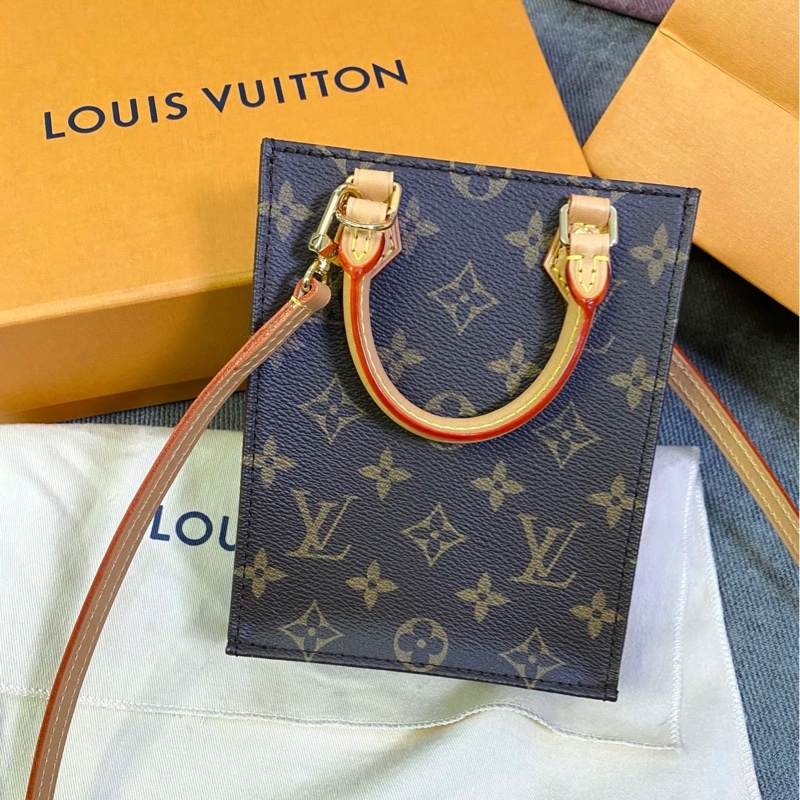 【哥吉拉精品時尚】LV 老花琴譜包 芯片款-1