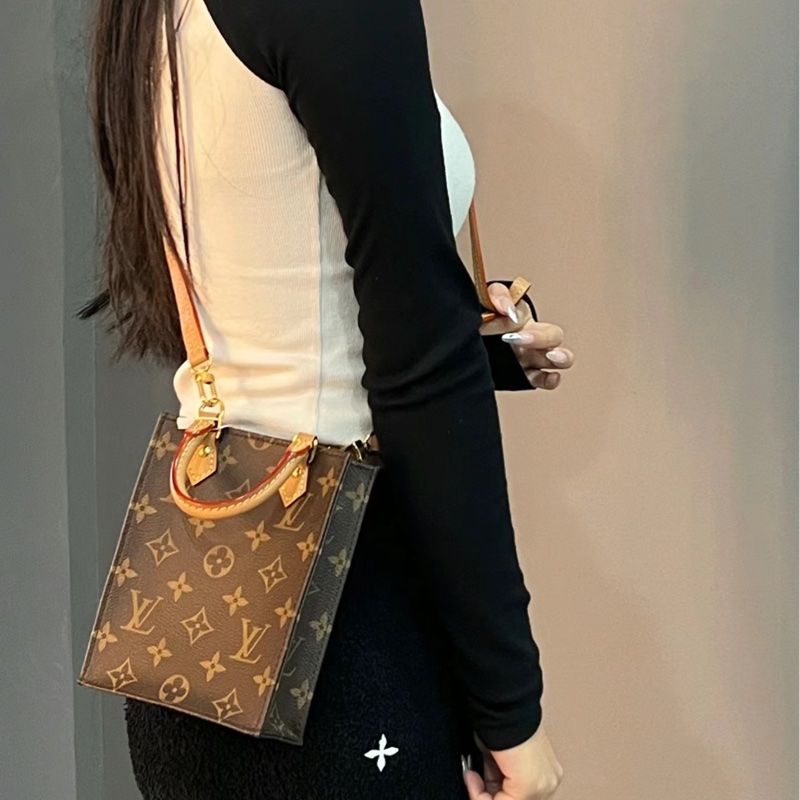 【哥吉拉精品時尚】LV 老花琴譜包 芯片款-12