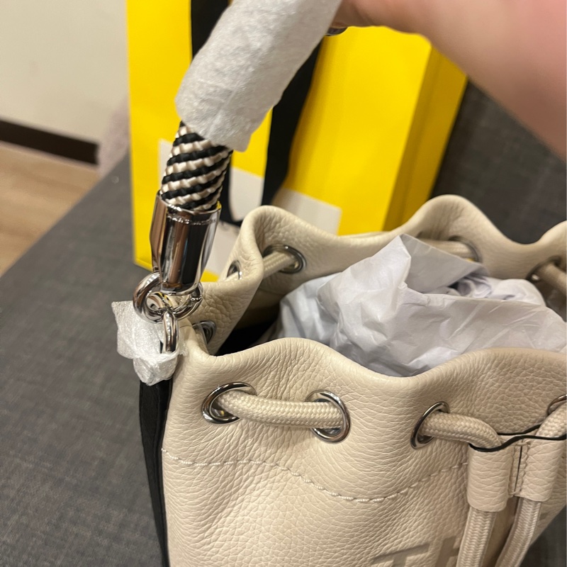 MJ全新拼色皮質水桶包-9