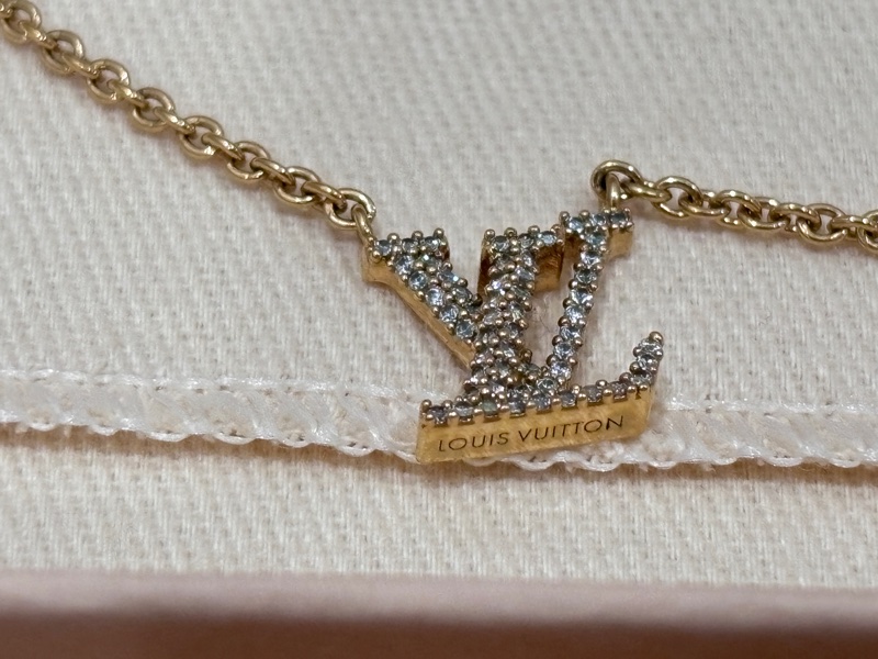 LV 鋯石項鍊-5