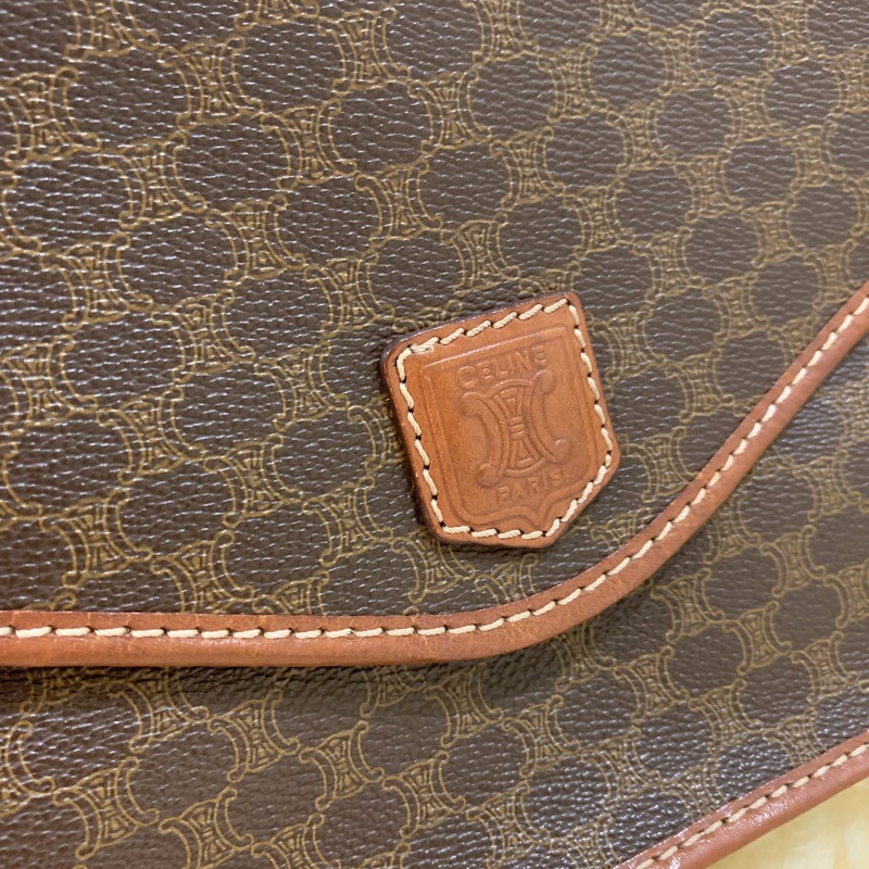 Celine 凱旋門復古老花 pvc 真皮 信封側背包-8