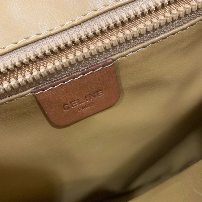 Celine 凱旋門復古老花 pvc 真皮 信封側背包-9