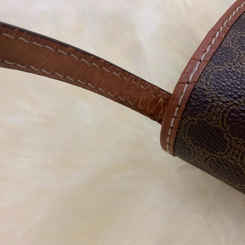 Celine 凱旋門復古老花 pvc 真皮 信封側背包-18