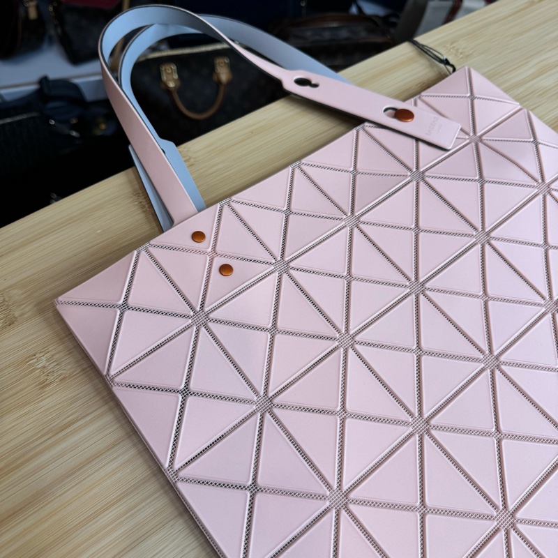 BAOBAO三宅一生2023新款霧面粉色粉網6x6肩背/手提🗝️超質感-7