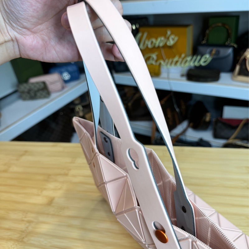 BAOBAO三宅一生2023新款霧面粉色粉網6x6肩背/手提🗝️超質感-10