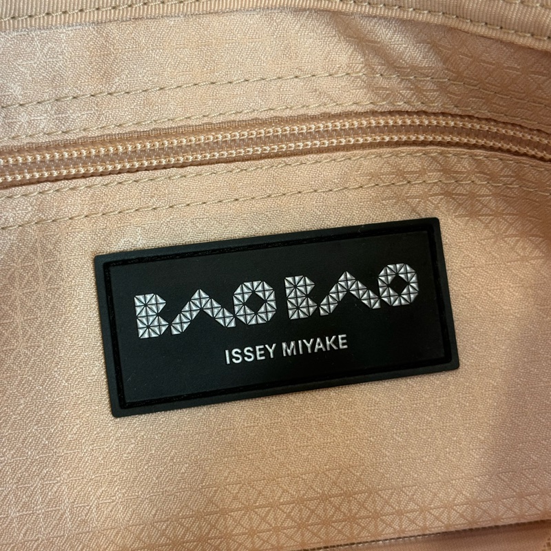 BAOBAO三宅一生2023新款霧面粉色粉網6x6肩背/手提🗝️超質感-16