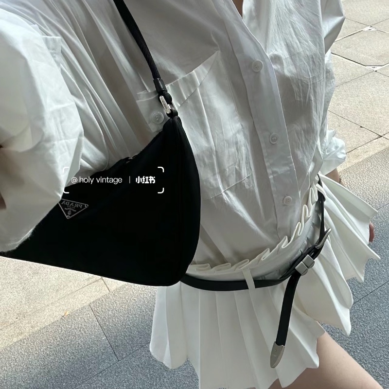 Prada Hobo 2005 Re-edition-1