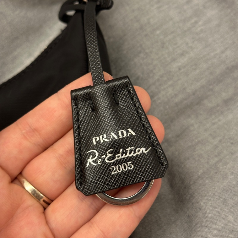 Prada Hobo 2005 Re-edition-8