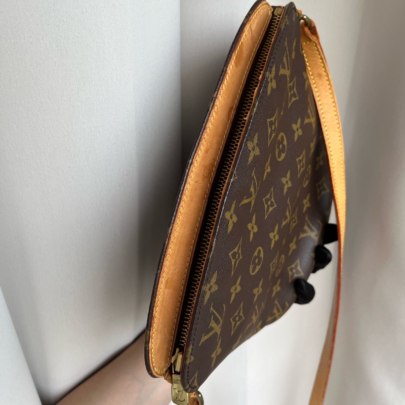 🔥限時特價至7/25🧸 LV M51290 中號貝殼包 斜背包 肩背包 包 五金發亮✨-18