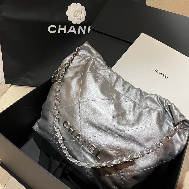 Chanel 22 bag mini 亮銀色-0