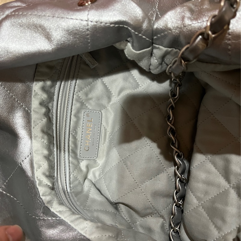 Chanel 22 bag mini 亮銀色-8