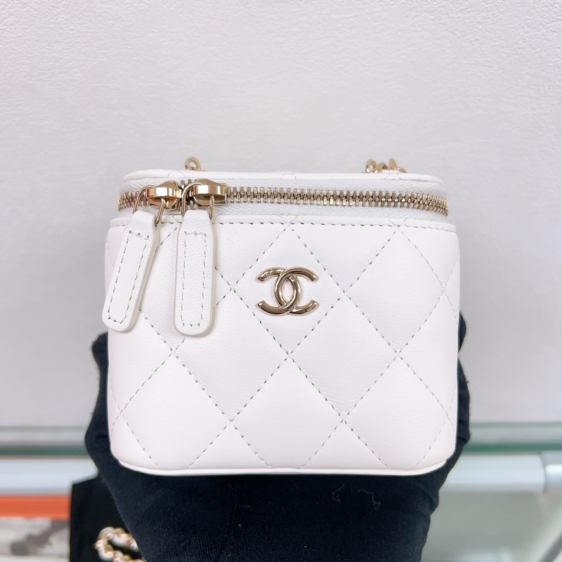(已出❌) 近新✨Chanel 黑白足球調節扣 白色小盒子/ 鏈條化妝包/ 小廢包 mini vanity-1