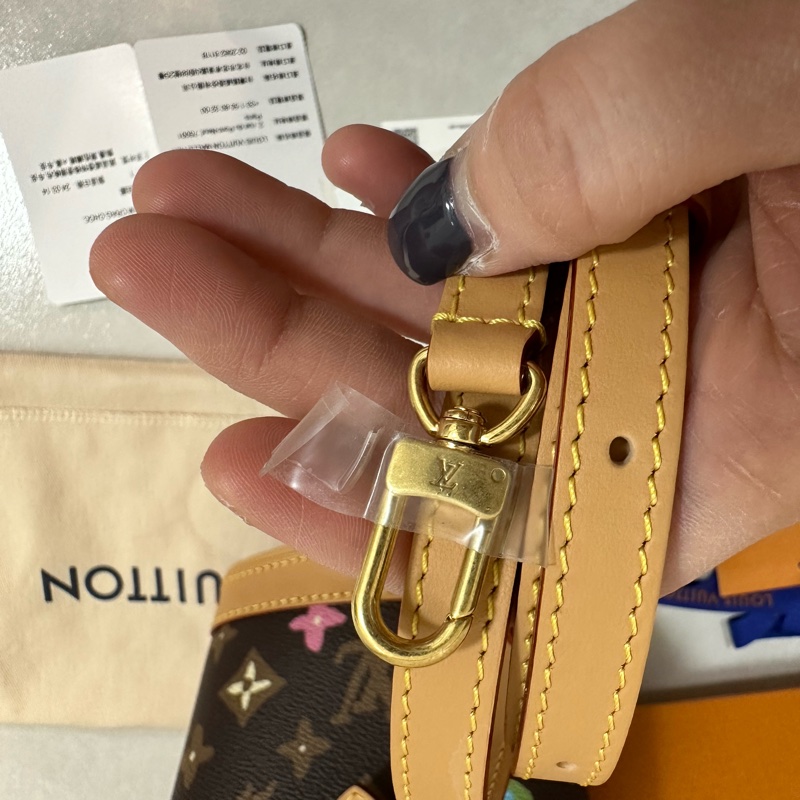 LV 薯條包 全新膠膜皆在-8